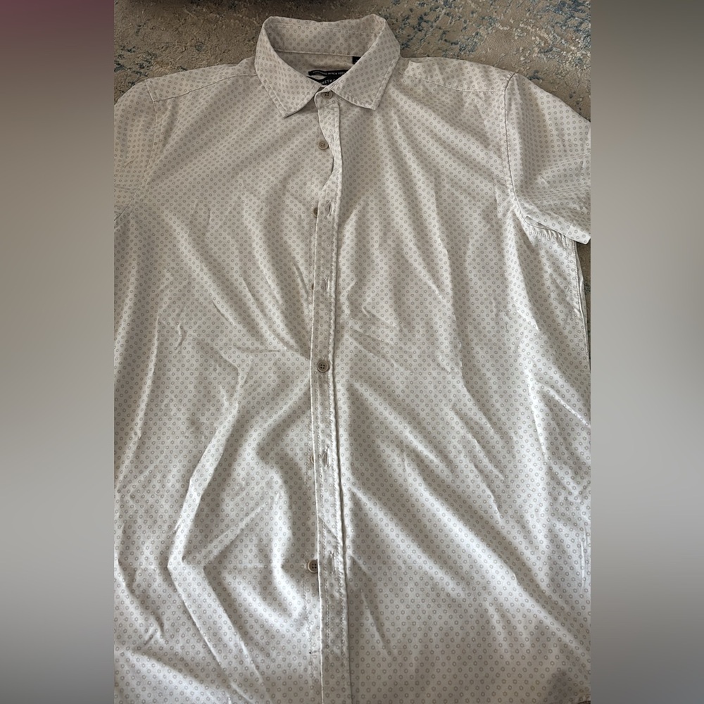 Kenneth Cole White Geometric Button Down Shirt